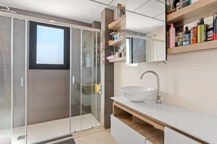 Image No.14-4 Bed Townhouse for sale