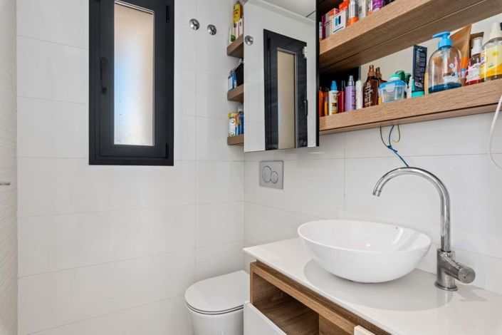 Image No.19-4 Bed Townhouse for sale