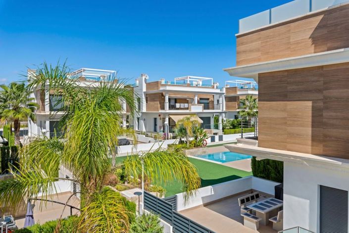 Image No.46-4 Bed Townhouse for sale