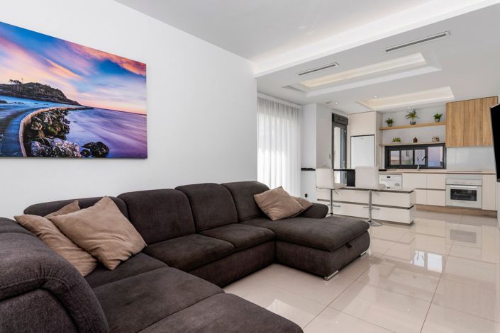 Image No.5-4 Bed Townhouse for sale