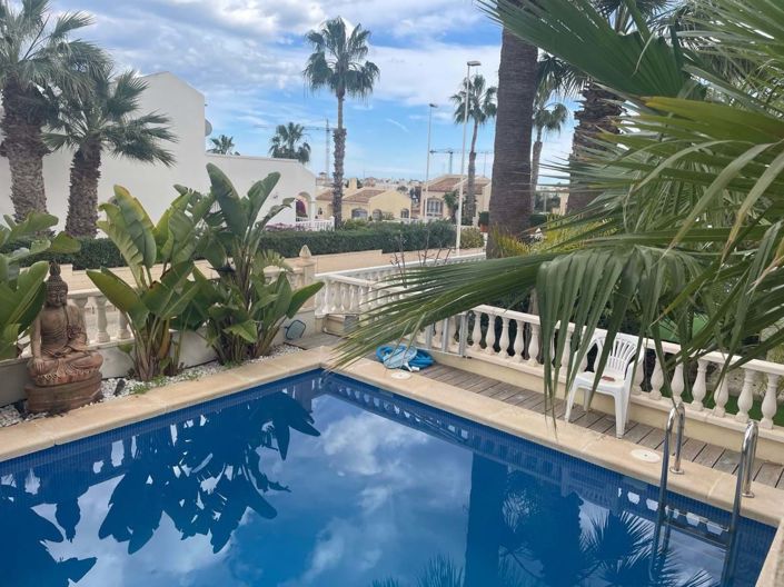 Image No.2-3 Bed Villa for sale