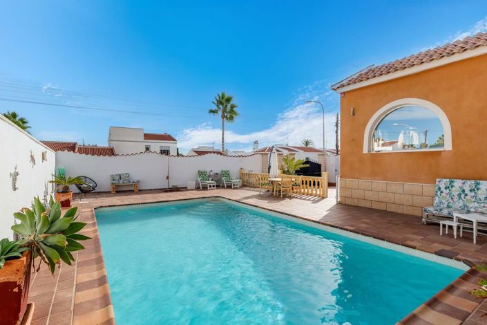 Image No.28-4 Bed Villa for sale