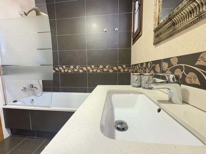 Image No.50-3 Bed Apartment for sale