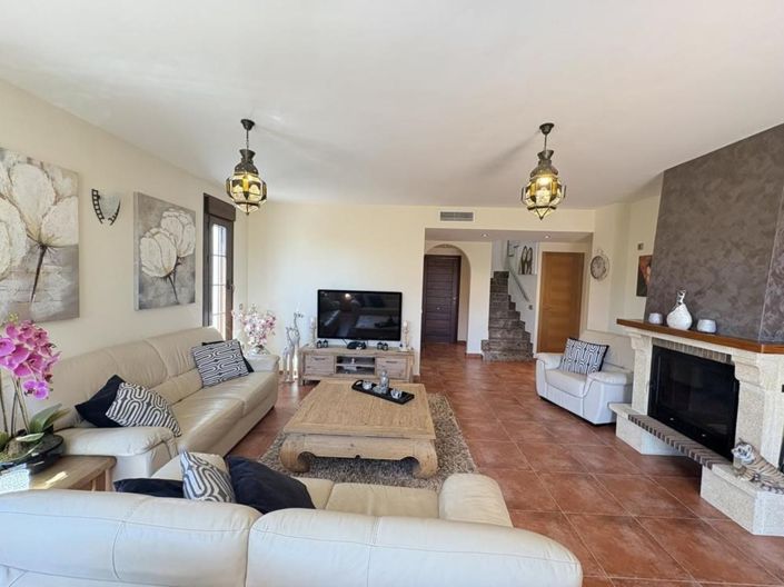 Image No.55-3 Bed Apartment for sale