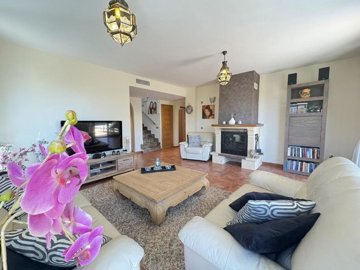 1447-632086-78d1f4f8b6655591b02d22fabb36a692d