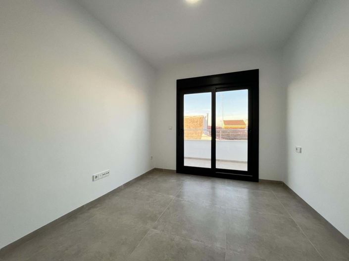 Image No.26-3 Bed Villa for sale