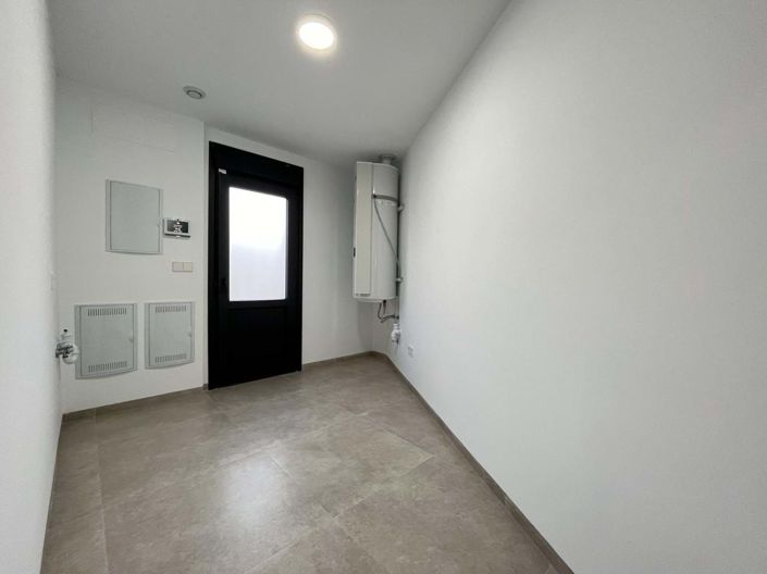 Image No.32-3 Bed Villa for sale