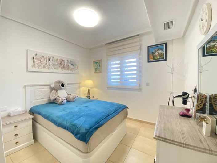 Image No.24-3 Bed Apartment for sale