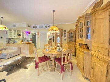 1447-632079-78d1f4f8b6655591b02d22fabb36a692d