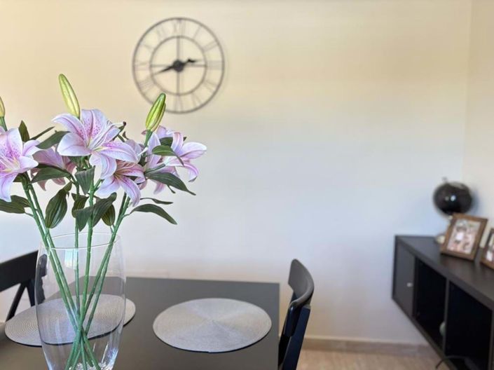 Image No.40-2 Bed Apartment for sale