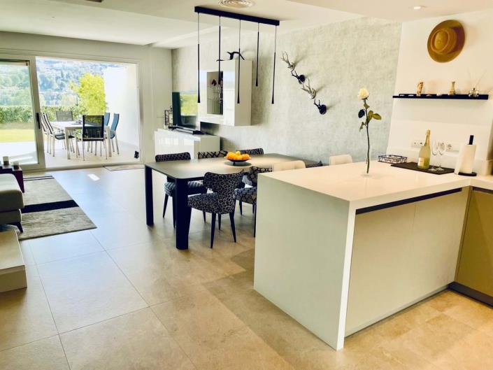 Image No.14-3 Bed Townhouse for sale