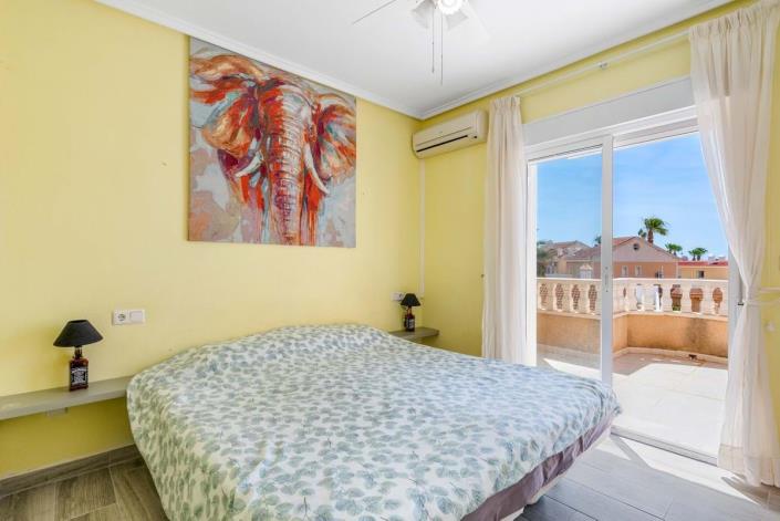 Image No.12-2 Bed Townhouse for sale