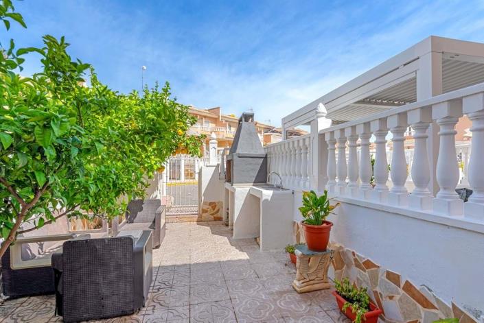 Image No.24-2 Bed Townhouse for sale