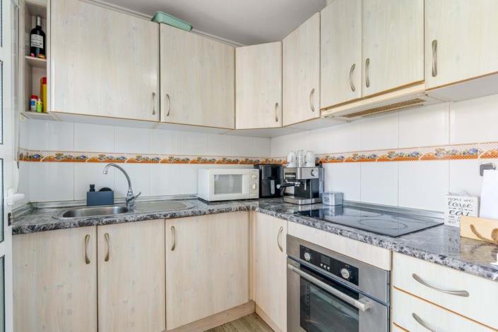 Image No.9-2 Bed Townhouse for sale