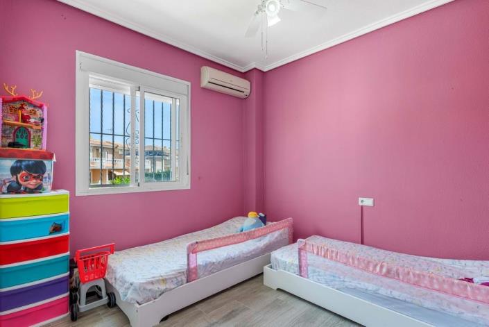 Image No.26-2 Bed Townhouse for sale