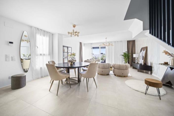 Image No.2-4 Bed Semi-Detached for sale