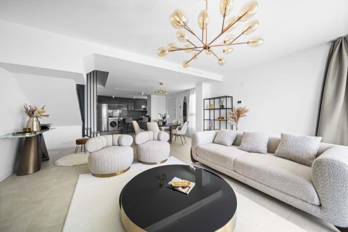 Image No.8-4 Bed Semi-Detached for sale