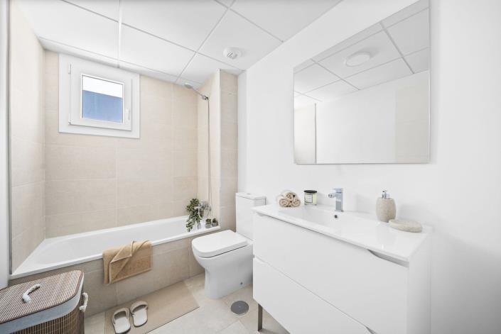 Image No.38-4 Bed Semi-Detached for sale