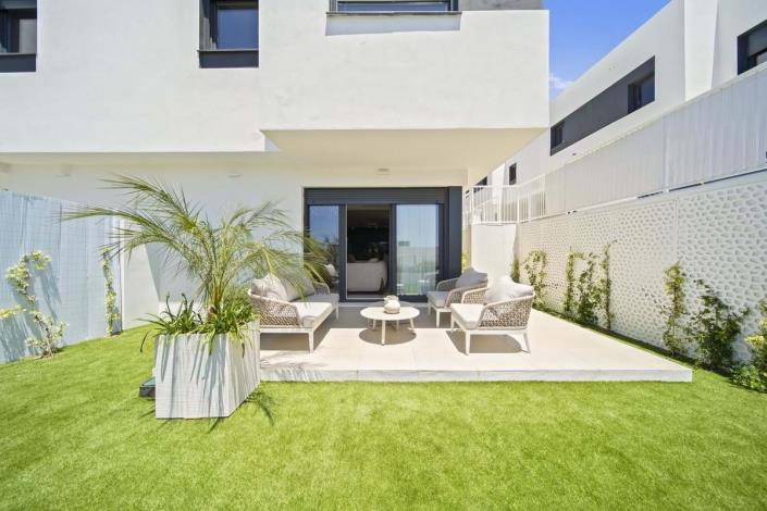 Image No.49-4 Bed Semi-Detached for sale