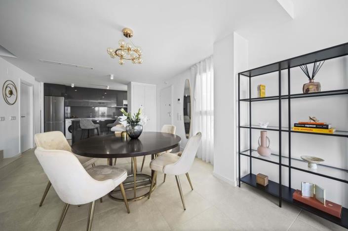 Image No.53-4 Bed Semi-Detached for sale