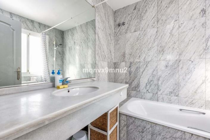 Image No.14-3 Bed Apartment for sale