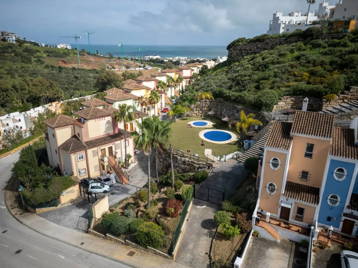 Image No.28-3 Bed Apartment for sale