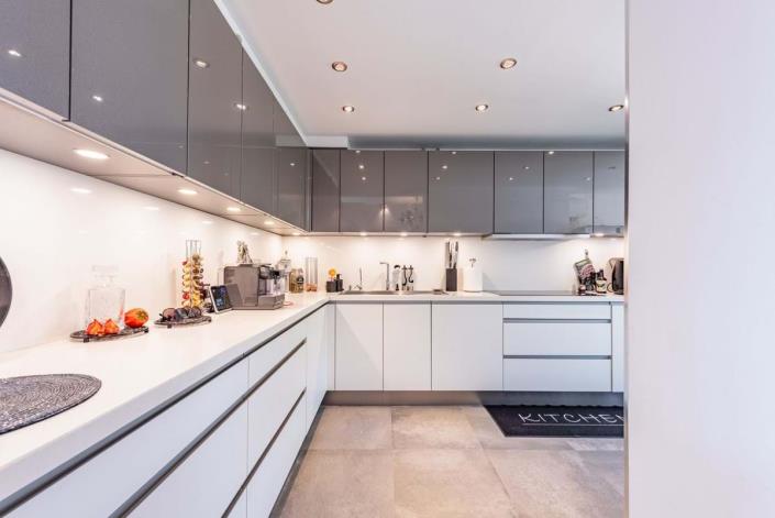 Image No.8-4 Bed Townhouse for sale