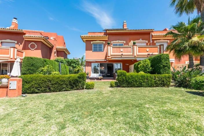 Image No.12-4 Bed Townhouse for sale