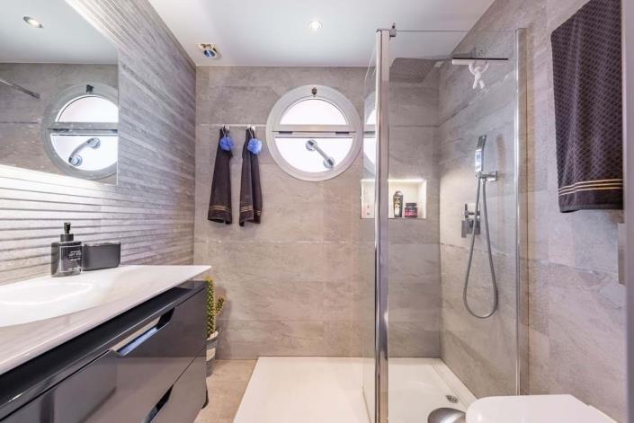 Image No.17-4 Bed Townhouse for sale