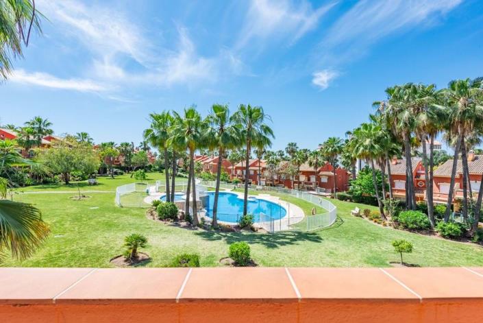 Image No.23-4 Bed Townhouse for sale