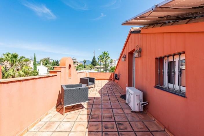 Image No.25-4 Bed Townhouse for sale