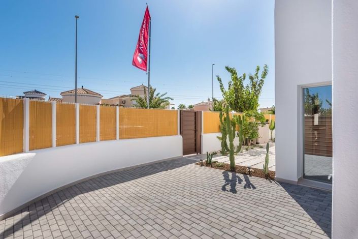 Image No.44-3 Bed Semi-Detached for sale