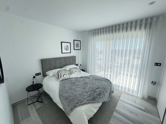 Image No.13-Villa de 4 chambres à vendre à Orihuela Costa