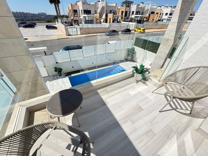 Image No.16-Villa de 4 chambres à vendre à Orihuela Costa