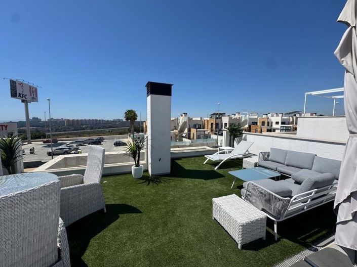 Image No.4-Villa de 4 chambres à vendre à Orihuela Costa