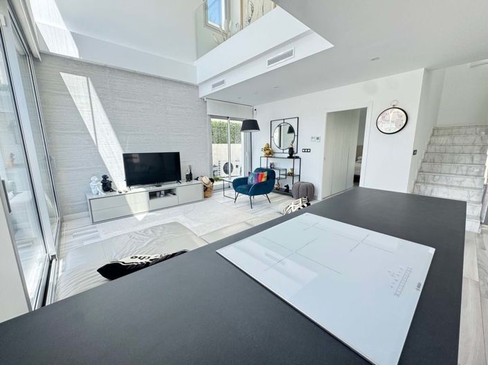 Image No.8-Villa de 4 chambres à vendre à Orihuela Costa