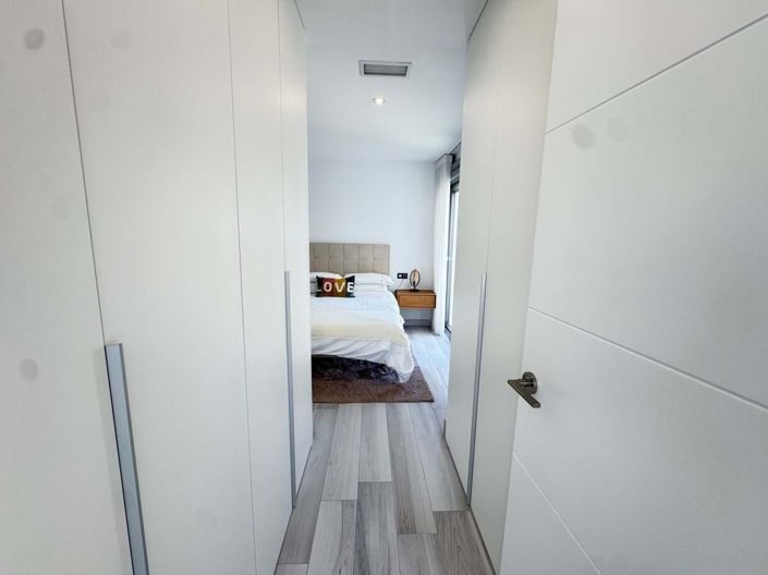 Image No.9-Villa de 4 chambres à vendre à Orihuela Costa