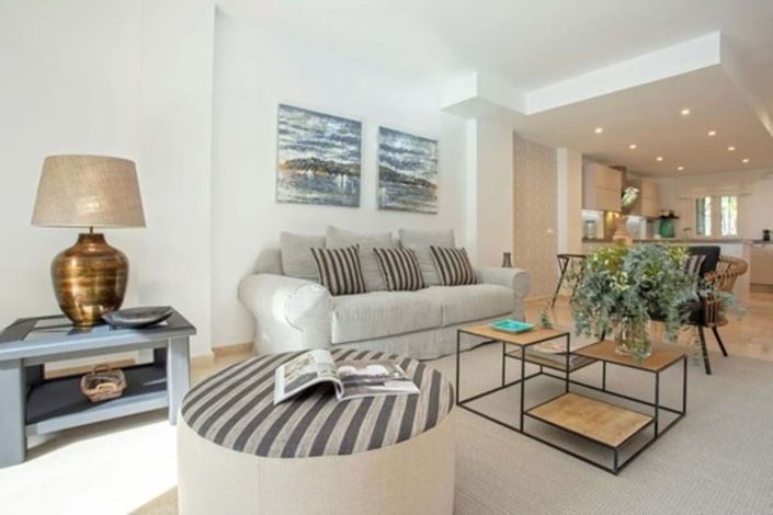 Image No.2-Maison de ville de 2 chambres à vendre à Marbella