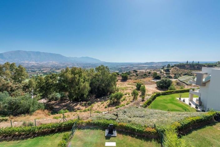 Image No.24-3 Bed Apartment for sale