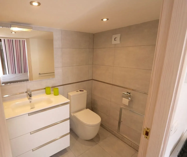 Image No.23-4 Bed Apartment for sale