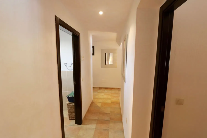 Image No.25-4 Bed Apartment for sale