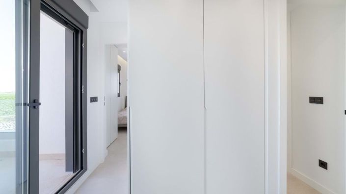 Image No.18-2 Bed Apartment for sale