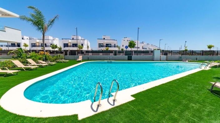 Image No.32-2 Bed Apartment for sale