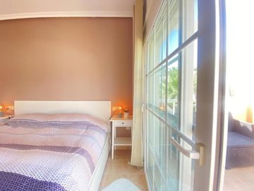 1447-637843-78d1f4f8b6655591b02d22fabb36a692d