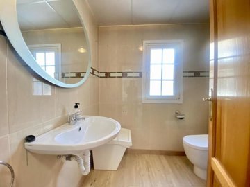 1447-637843-78d1f4f8b6655591b02d22fabb36a692d