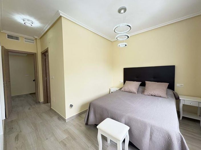 Image No.15-4 Bed Villa for sale