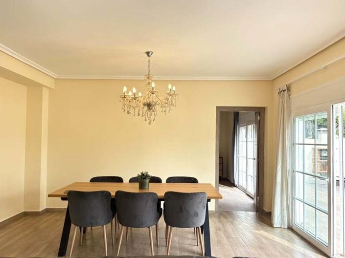 Image No.8-4 Bed Villa for sale