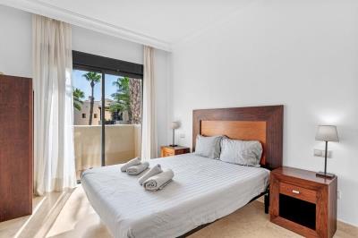 10_394033a3-7531-4bd1-8142-9a22e89e8e18