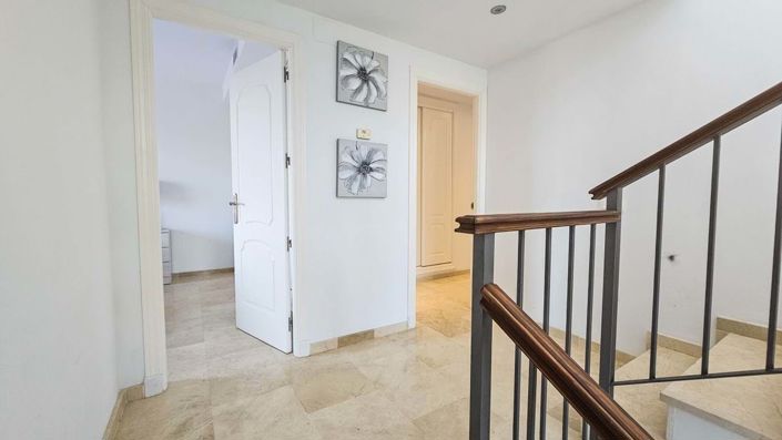 Image No.20-4 Bed Semi-Detached for sale