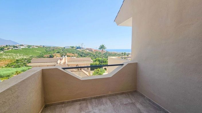 Image No.40-4 Bed Semi-Detached for sale